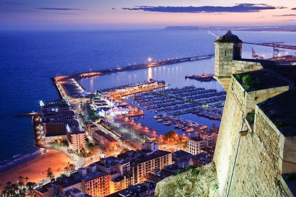 Apartamento De Diseno Centrico A 5 Min De Playa Alicante Luaran gambar