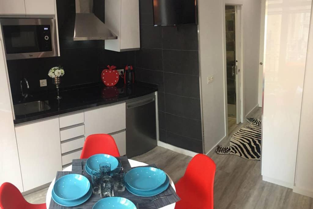 Apartamento De Diseno Centrico A 5 Min De Playa Alicante Luaran gambar